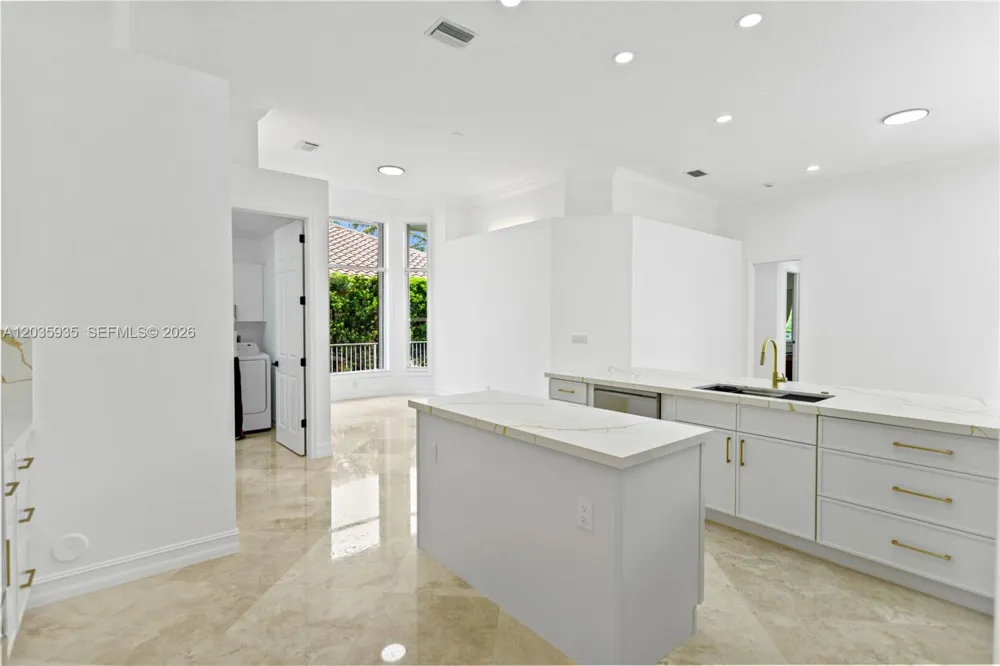 11021 Redhawk St Plantation, FL 33324