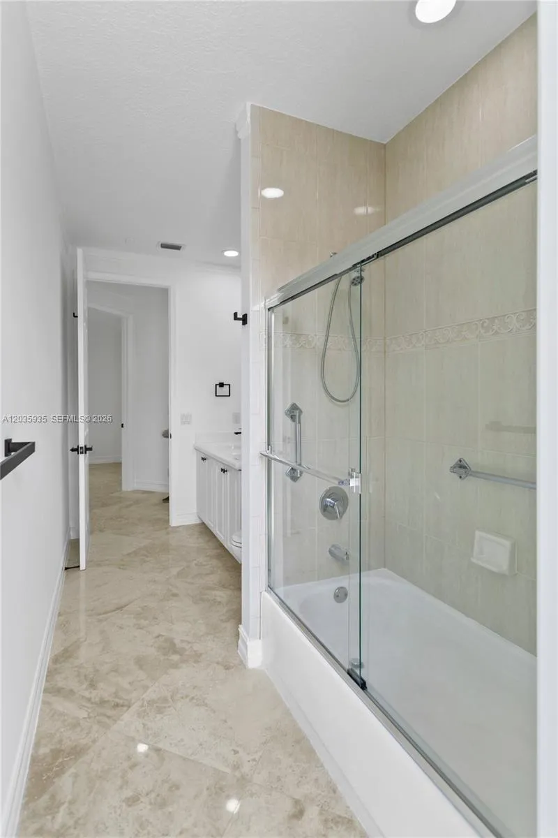 11021 Redhawk St Plantation, FL 33324