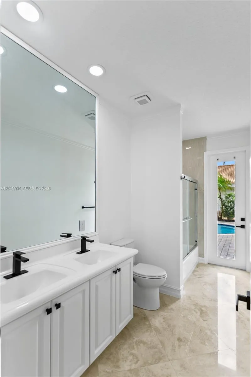 11021 Redhawk St Plantation, FL 33324