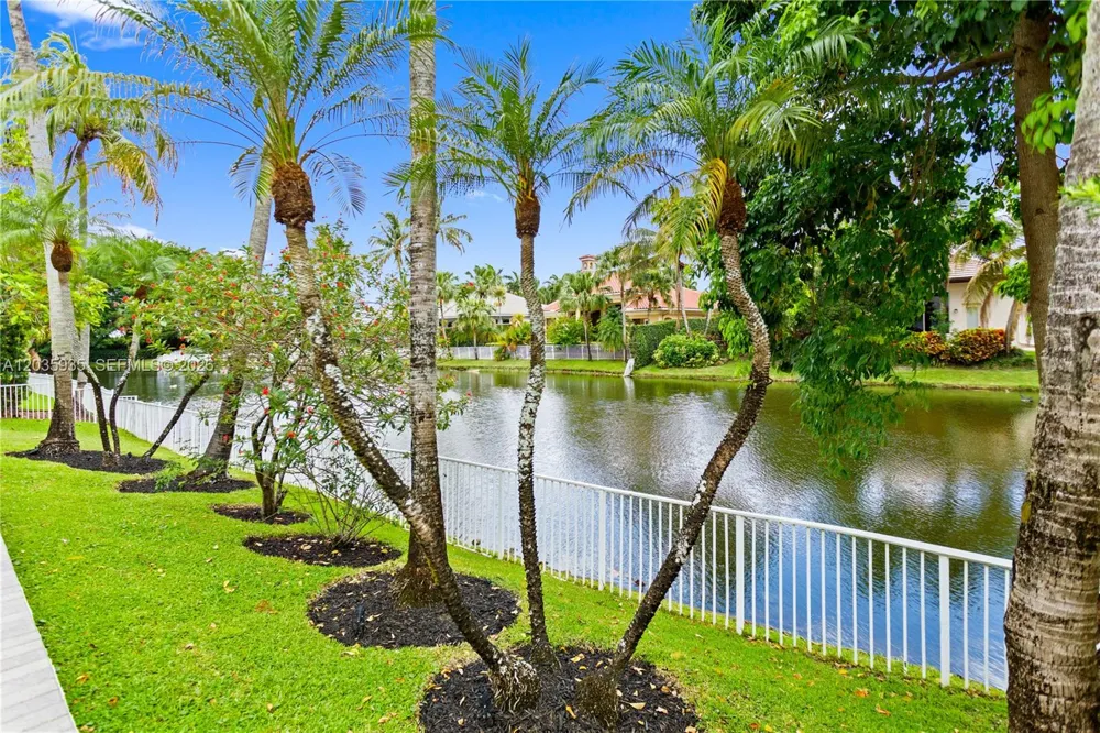 11021 Redhawk St Plantation, FL 33324