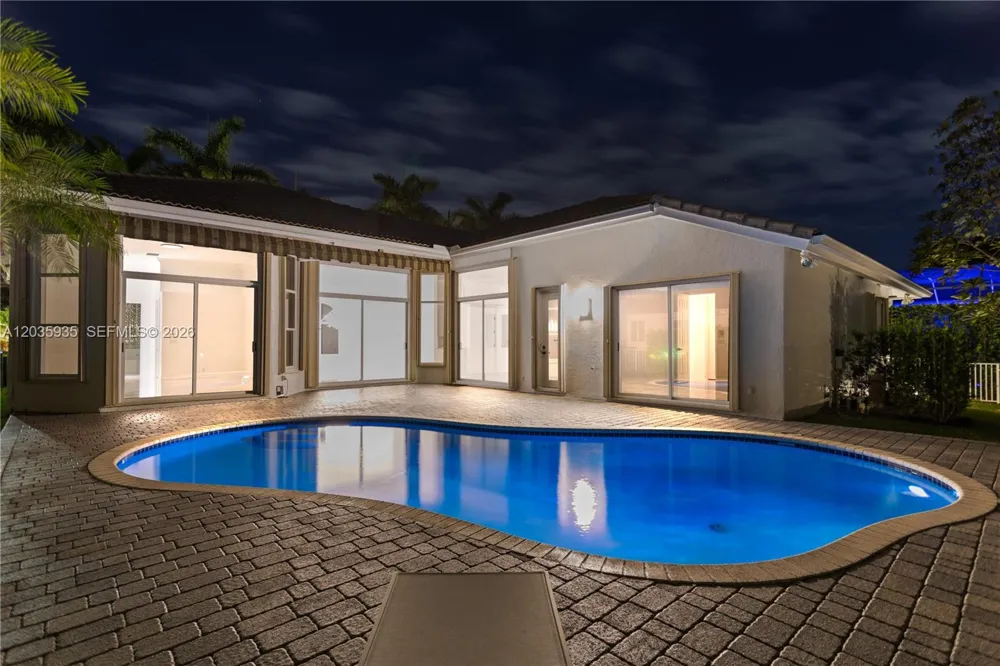 11021 Redhawk St Plantation, FL 33324