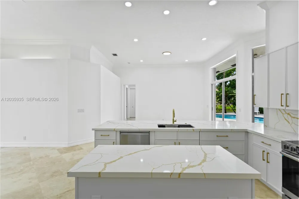 11021 Redhawk St Plantation, FL 33324