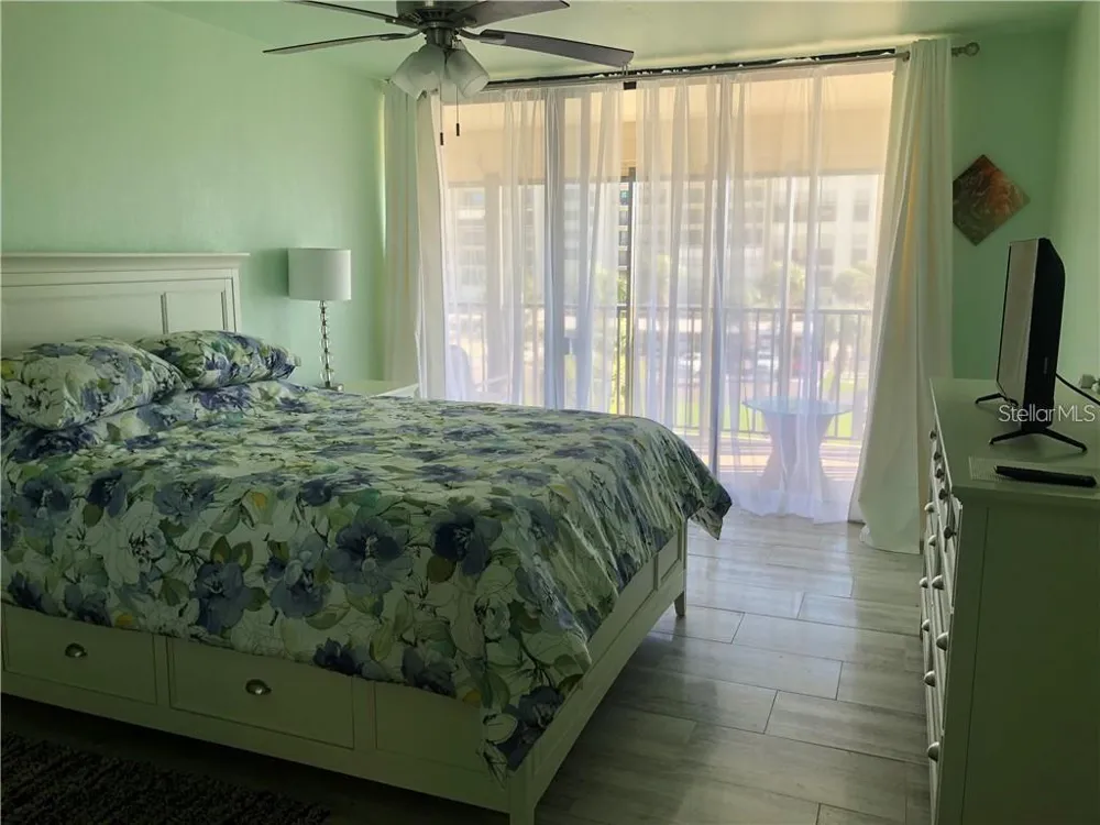1460 GULF BOULEVARD #302 Clearwater, FL 33767