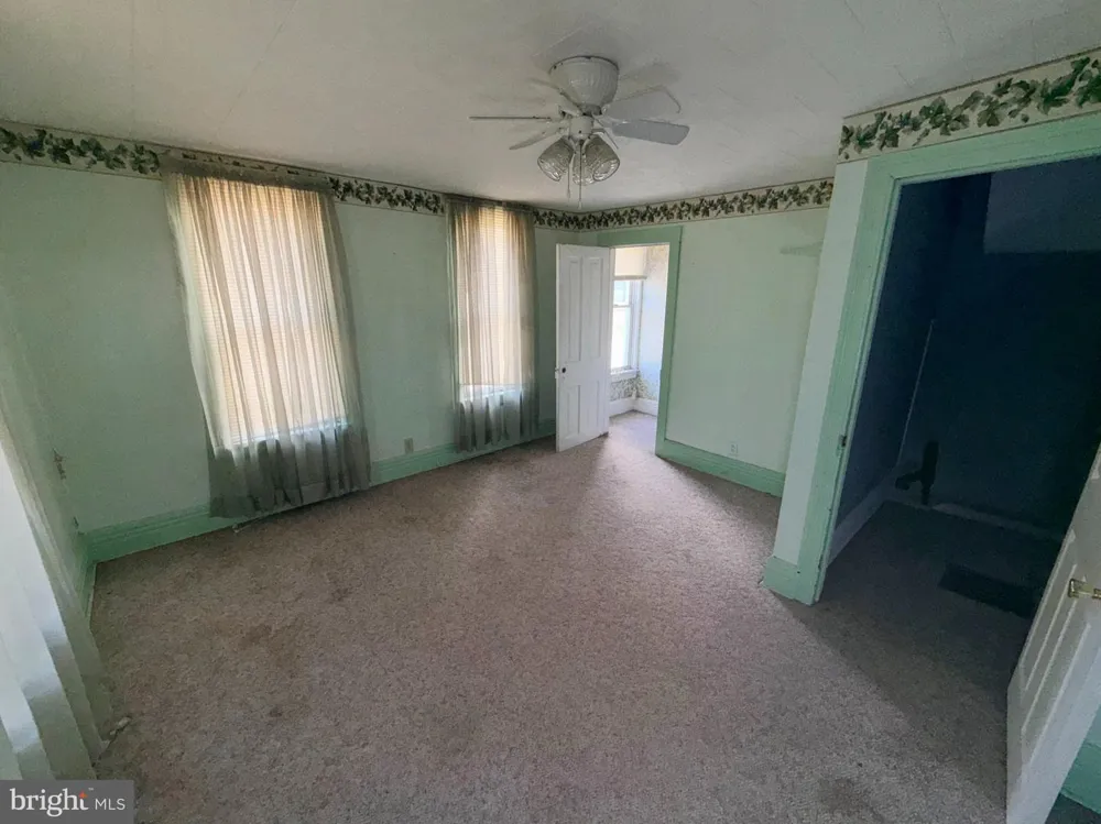 221 W 5TH AVENUE Everett, PA 15537