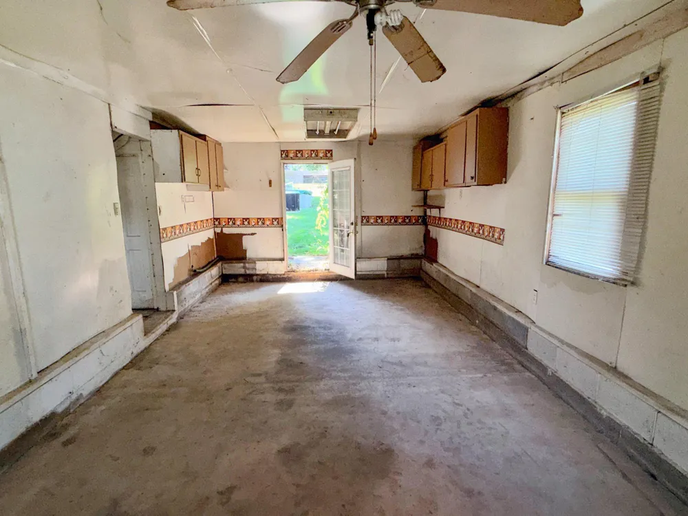221 W 5TH AVENUE Everett, PA 15537