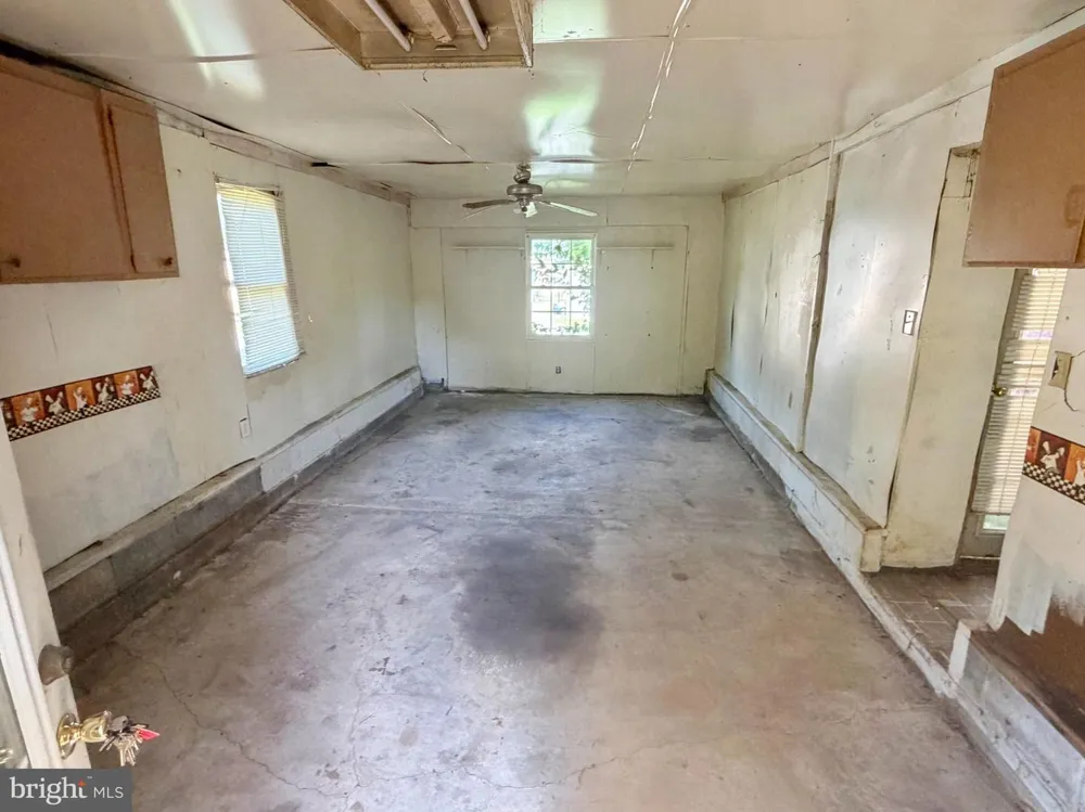 221 W 5TH AVENUE Everett, PA 15537