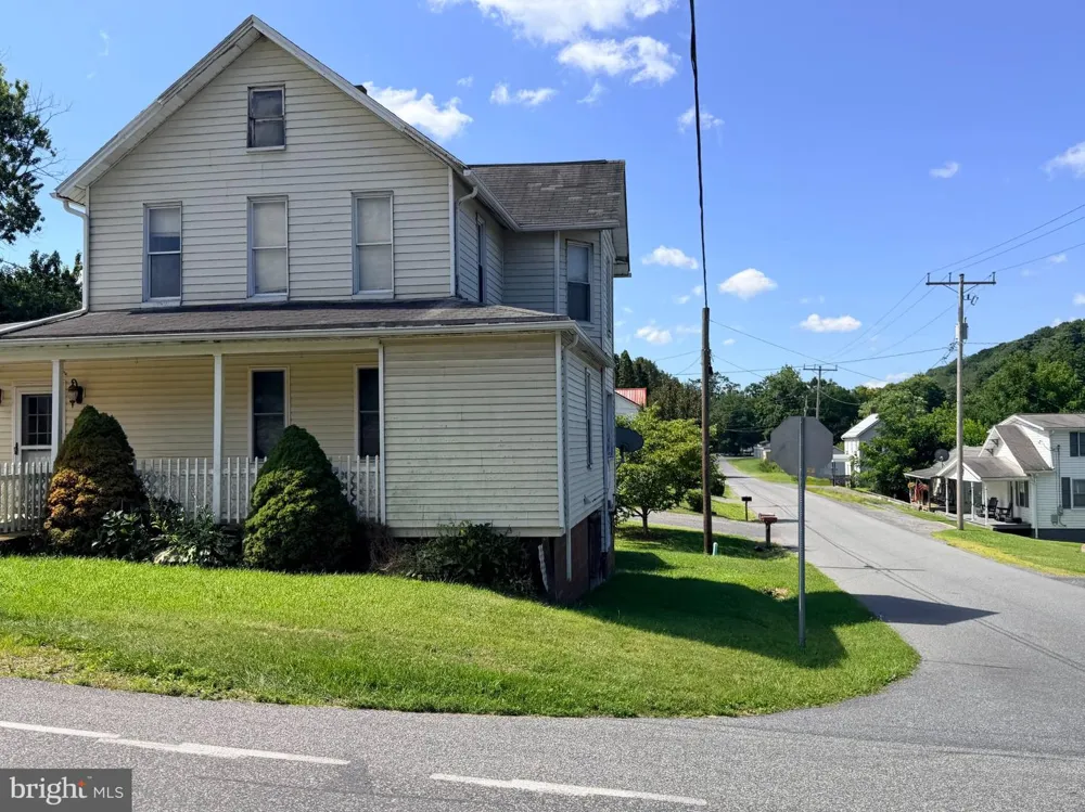 221 W 5TH AVENUE Everett, PA 15537