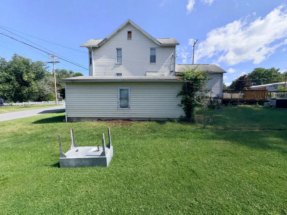 221 W 5TH AVENUE Everett, PA 15537