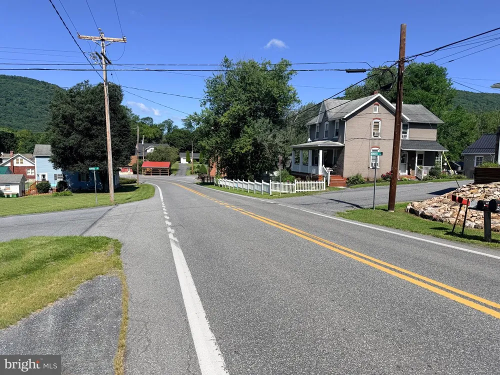 221 W 5TH AVENUE Everett, PA 15537