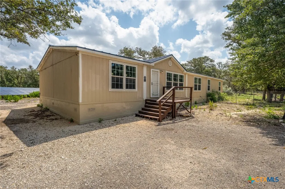 520 Turkey Tree Trail Seguin, TX 78155