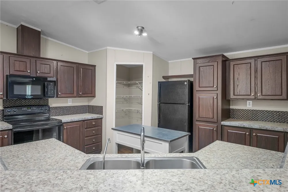 520 Turkey Tree Trail Seguin, TX 78155