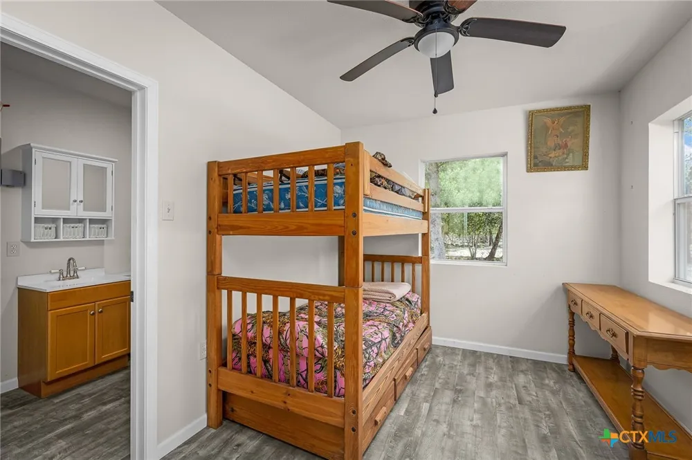 520 Turkey Tree Trail Seguin, TX 78155