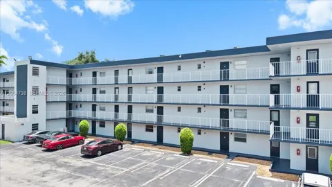 447 NE 195 th St #414