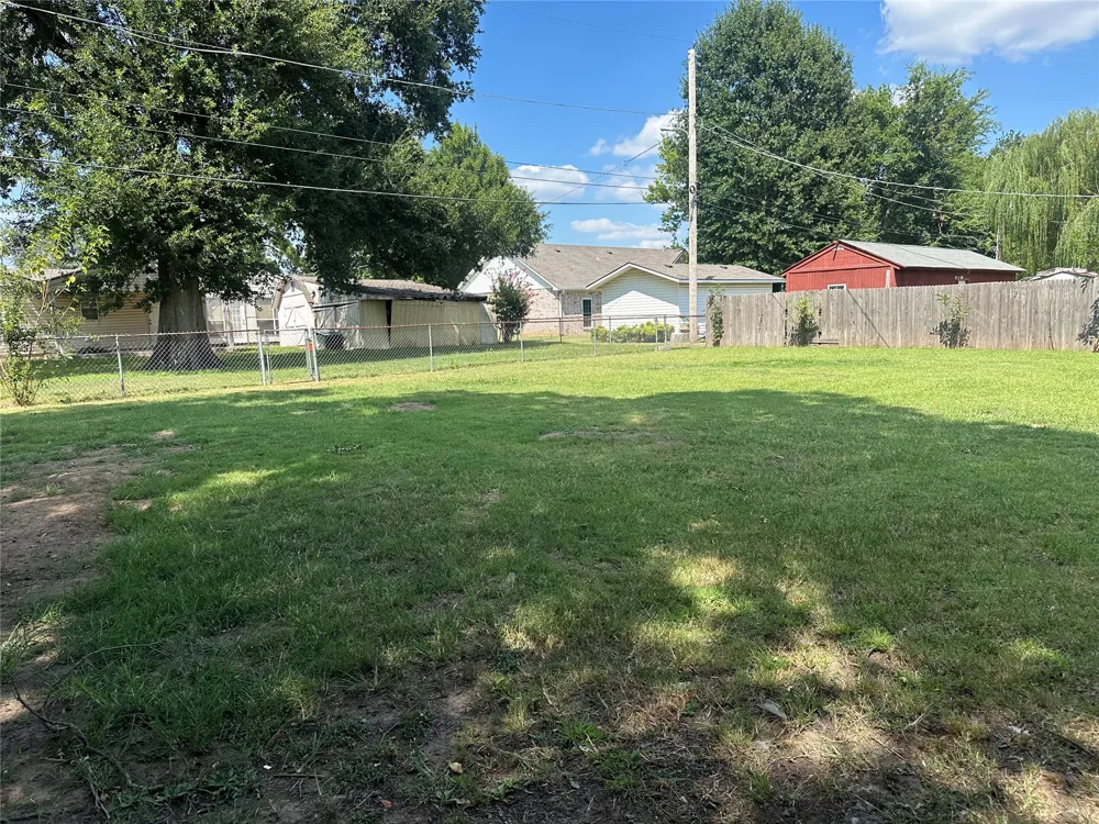 1317 E Hickory Street Okmulgee, OK 74447