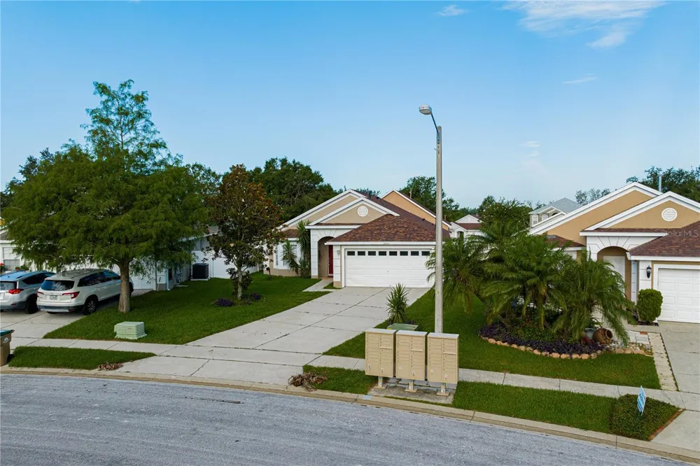 2917 WILSHIRE ROAD Clermont, FL 34714