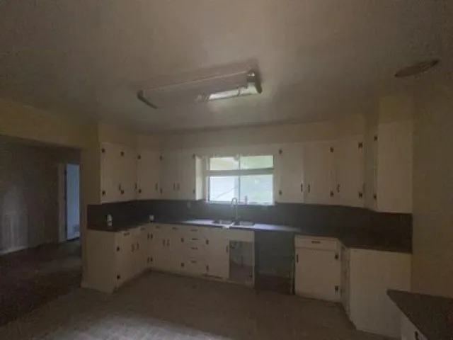 1100 Poe Street Azle, TX 76020