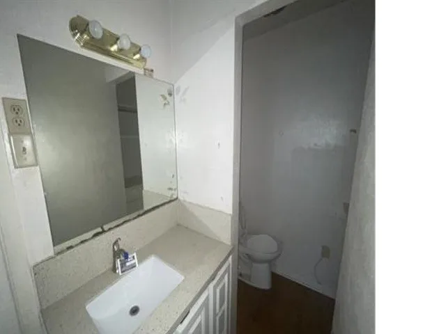 1100 Poe Street Azle, TX 76020