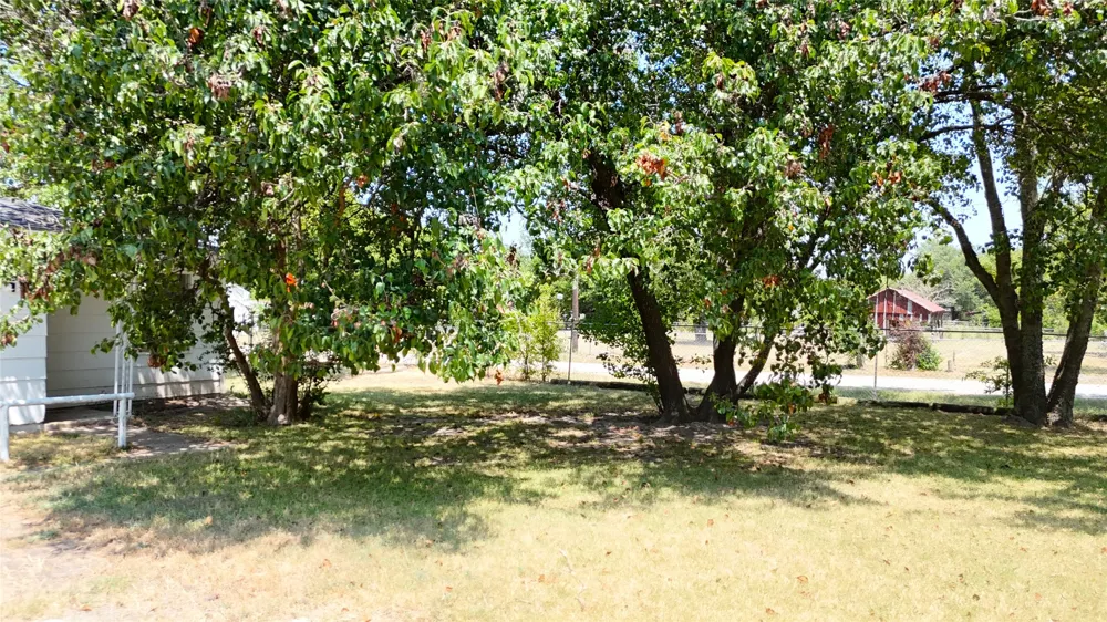 108 E Kirby Avenue Quinlan, TX 75474