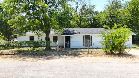 108 E Kirby Avenue