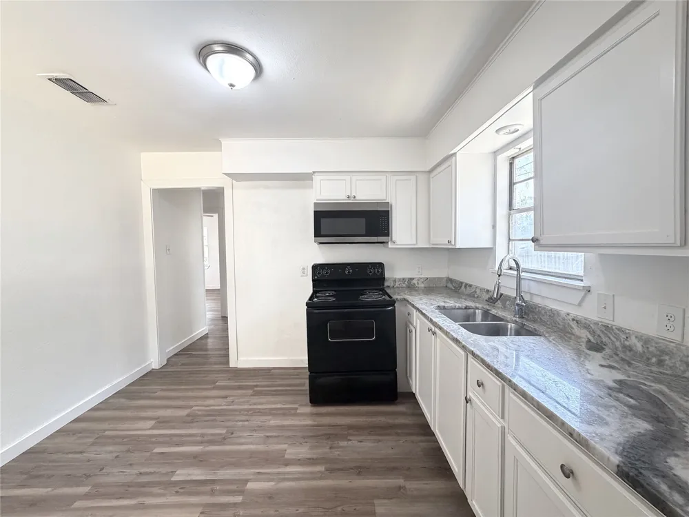 108 E Kirby Avenue Quinlan, TX 75474