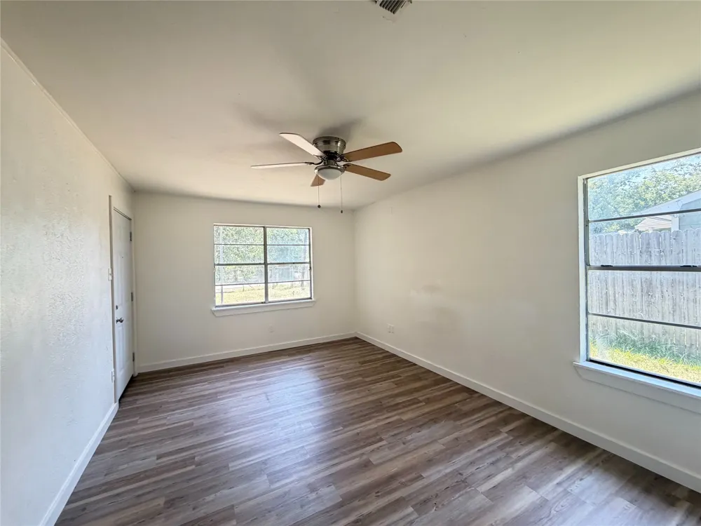 108 E Kirby Avenue Quinlan, TX 75474