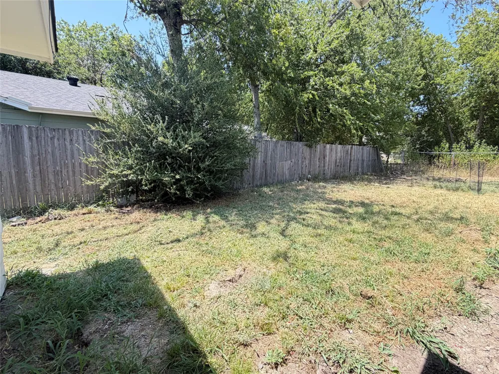 108 E Kirby Avenue Quinlan, TX 75474