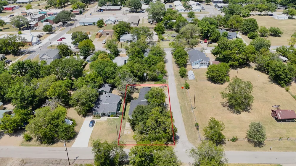 108 E Kirby Avenue Quinlan, TX 75474