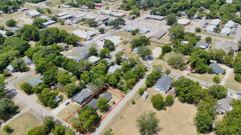 108 E Kirby Avenue Quinlan, TX 75474