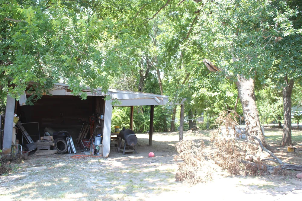 310 S Santa Fe Street Wolfe City, TX 75496