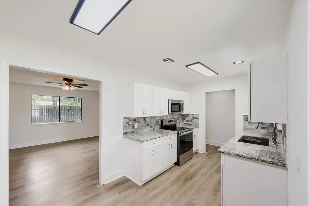 205 Morningside Drive Friendswood, TX 77546