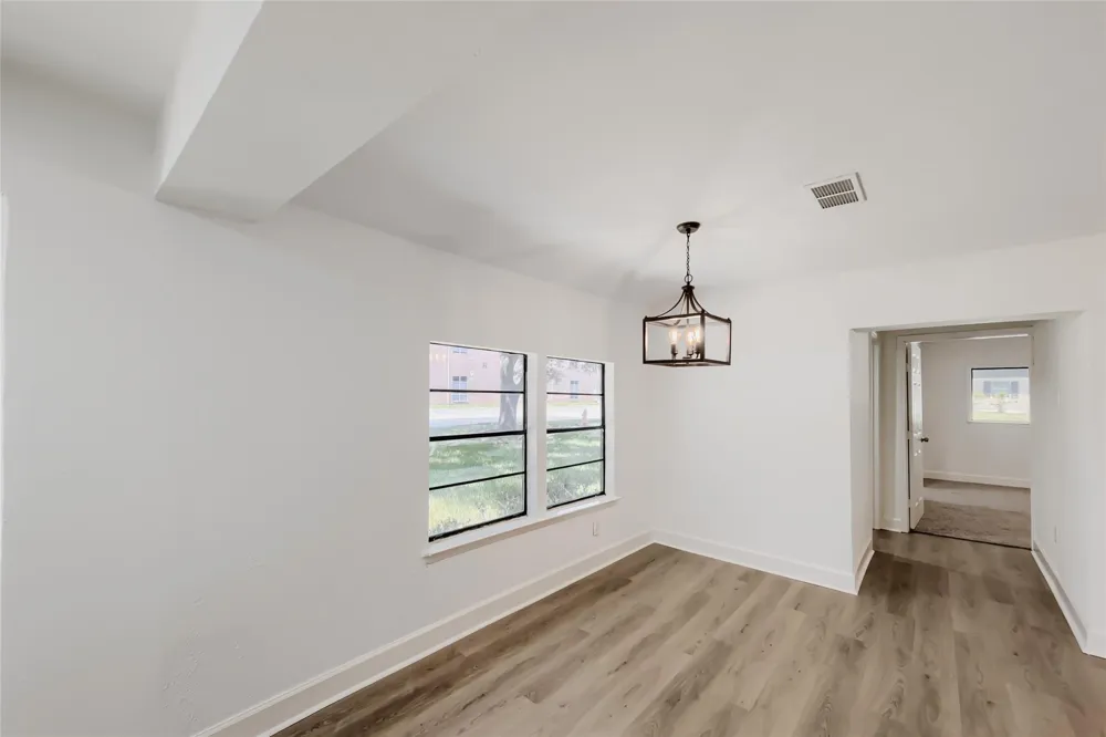 205 Morningside Drive Friendswood, TX 77546