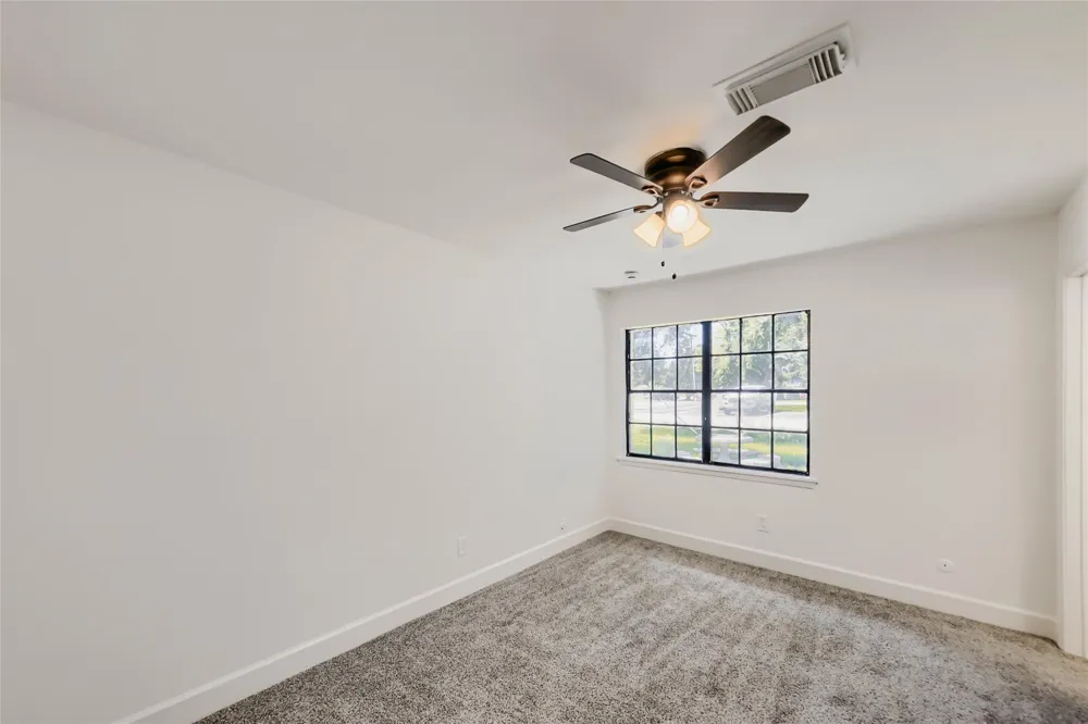 205 Morningside Drive Friendswood, TX 77546