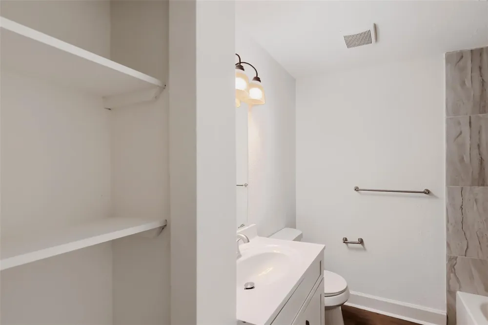 205 Morningside Drive Friendswood, TX 77546
