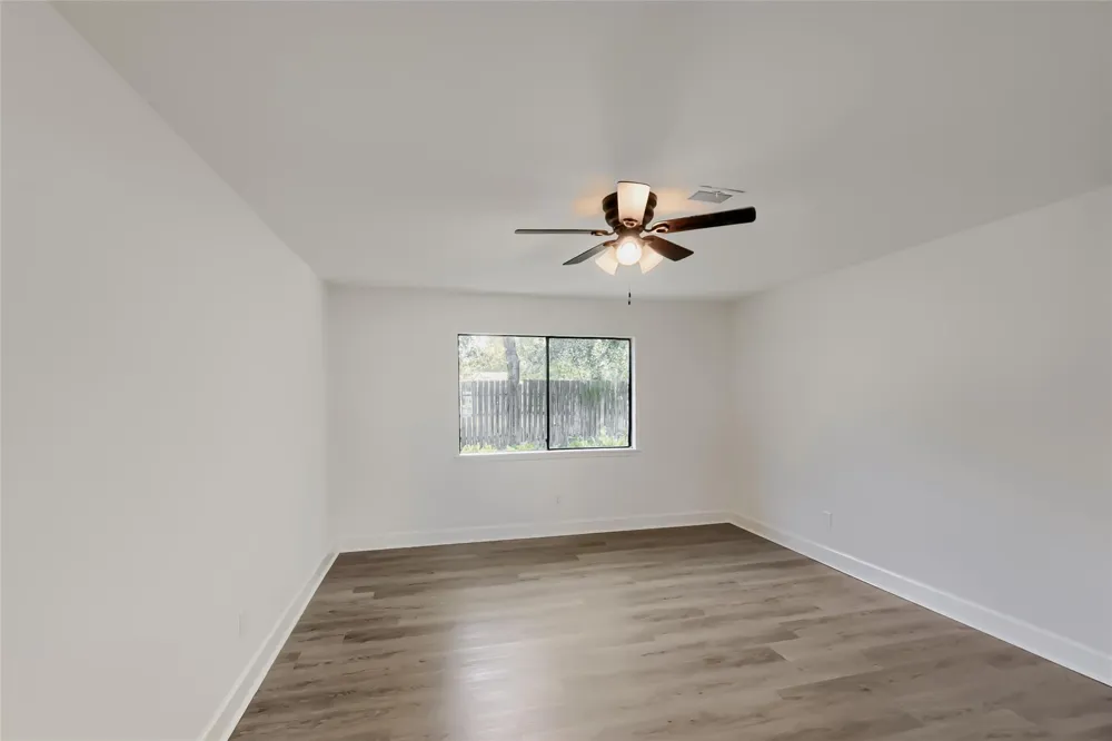 205 Morningside Drive Friendswood, TX 77546