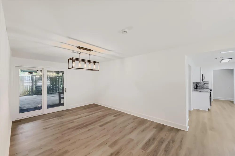 205 Morningside Drive Friendswood, TX 77546
