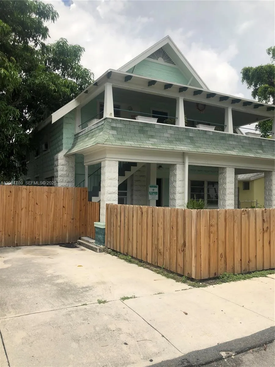 605 S J St #2 Lake Worth, FL 33460