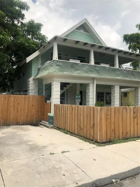 605 S J St #2