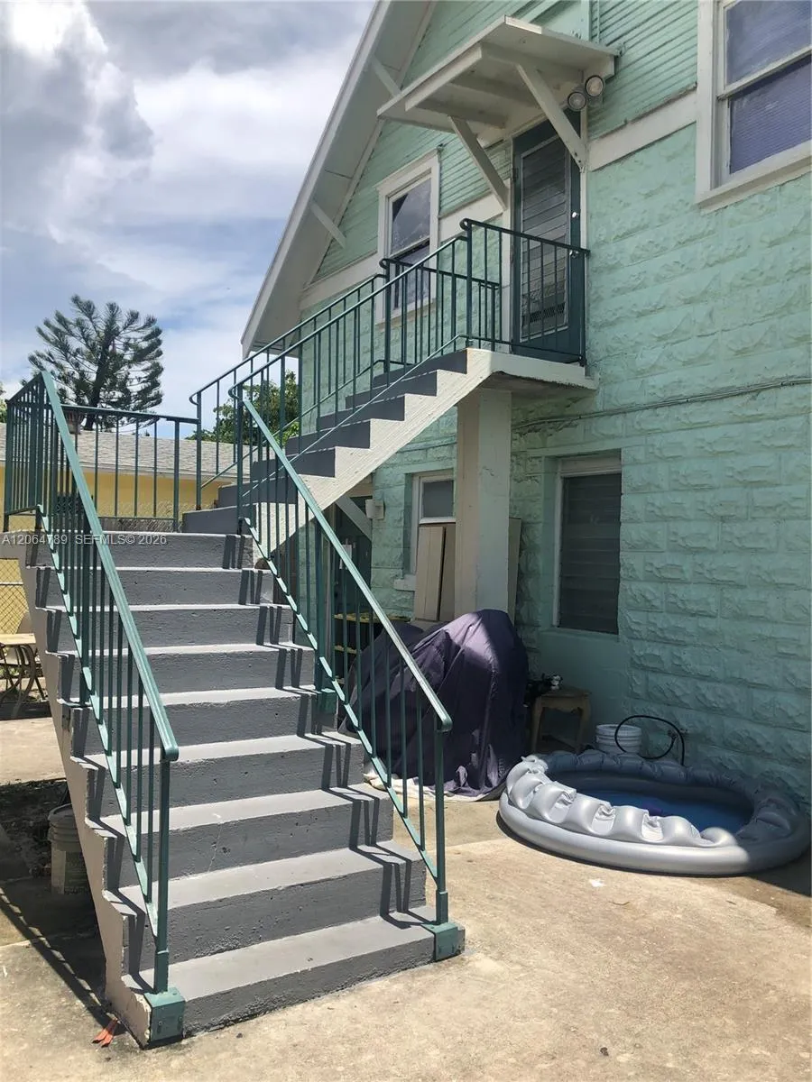 605 S J St #2 Lake Worth, FL 33460