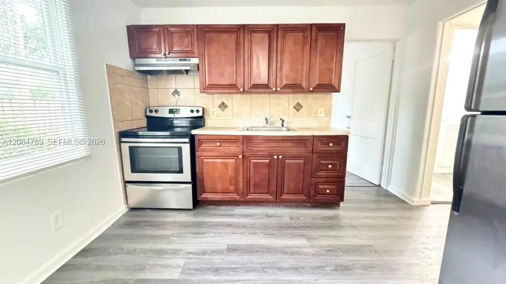 605 S J St #2 Lake Worth, FL 33460