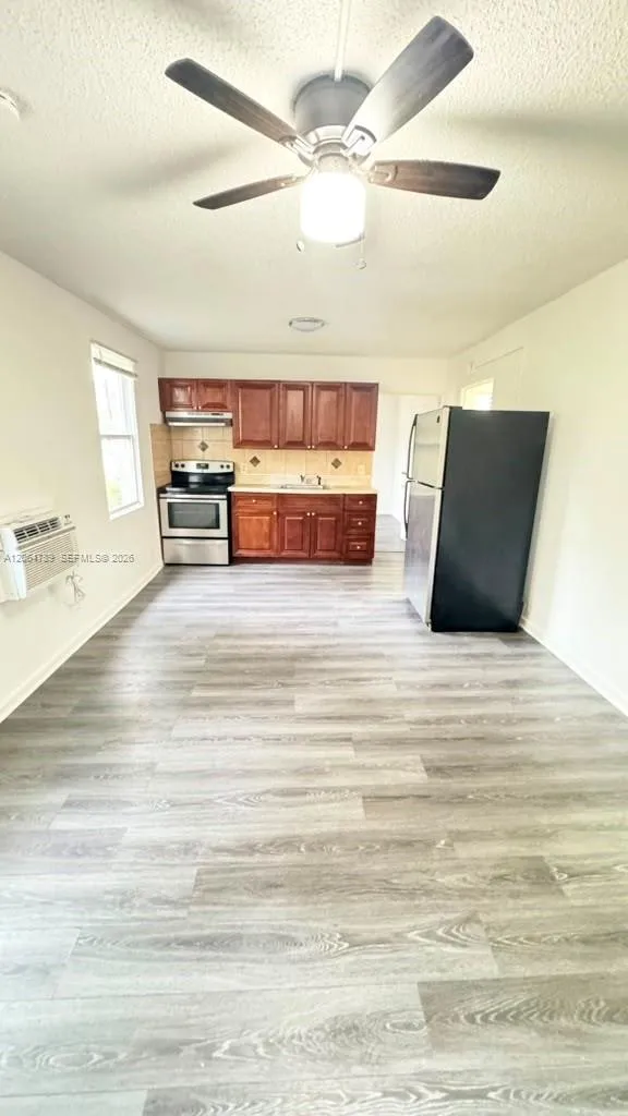 605 S J St #2 Lake Worth, FL 33460