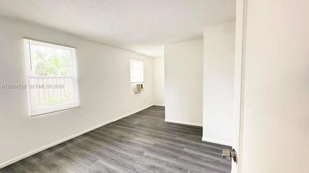 605 S J St #2 Lake Worth, FL 33460
