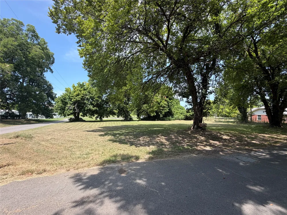 308 S E STREET Eufaula, OK 74432