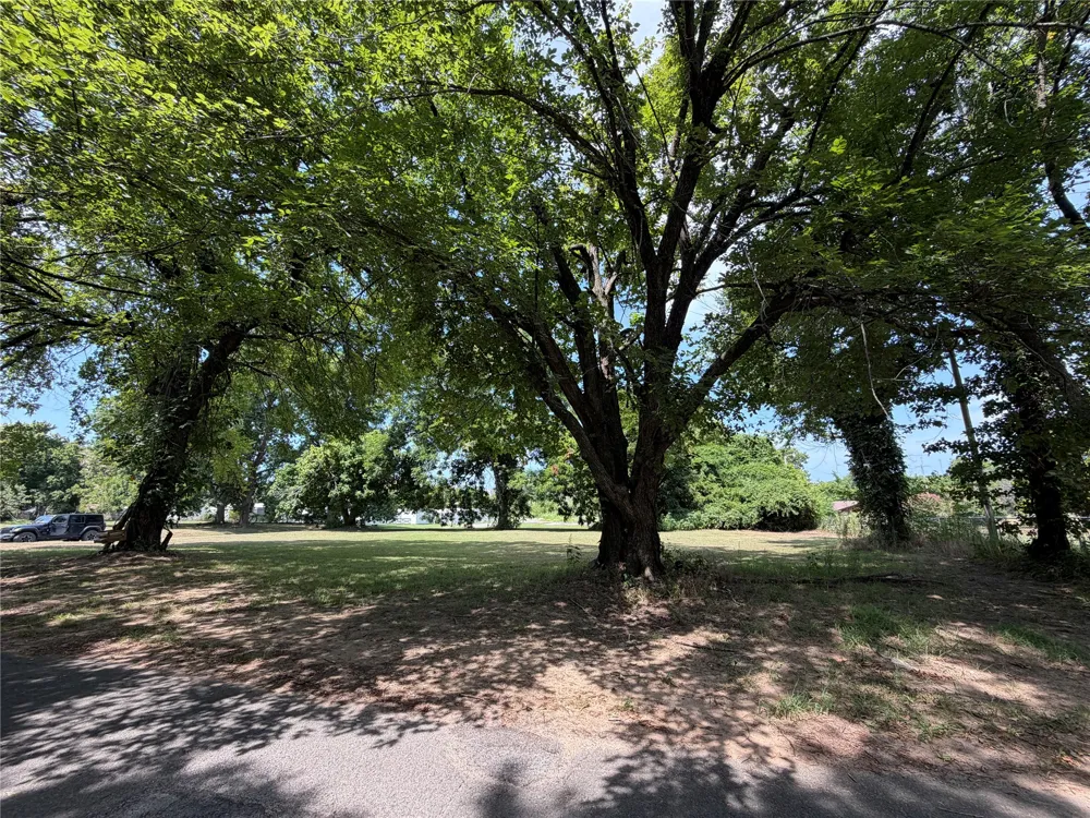 308 S E STREET Eufaula, OK 74432