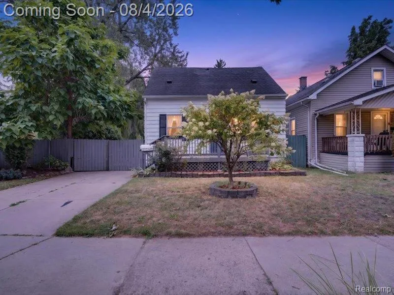 25627 Princeton Street Dearborn Heights City, MI 48125