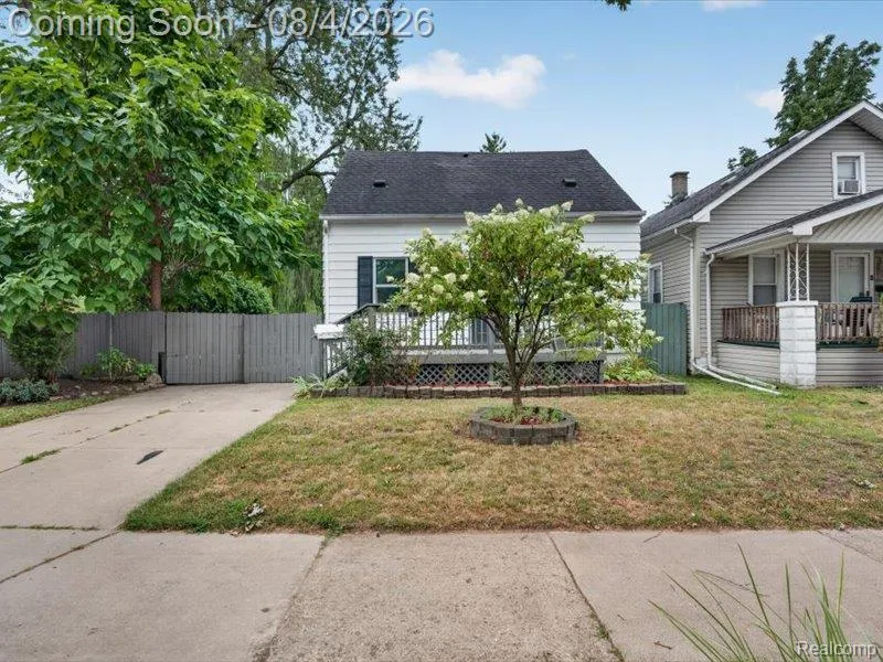 25627 Princeton Street Dearborn Heights City, MI 48125