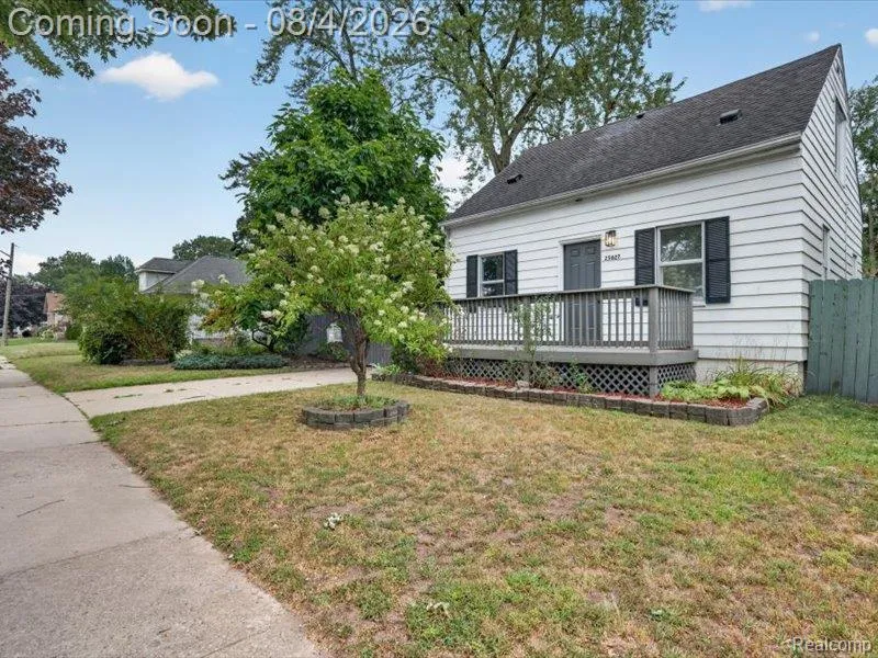 25627 Princeton Street Dearborn Heights City, MI 48125