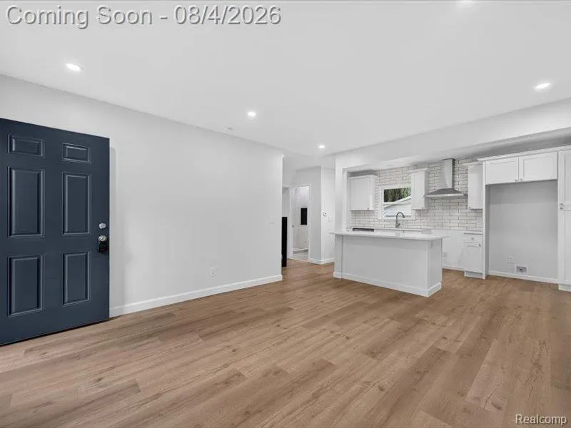 25627 Princeton Street Dearborn Heights City, MI 48125