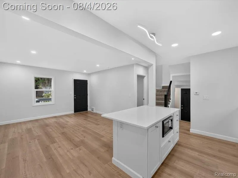 25627 Princeton Street Dearborn Heights City, MI 48125