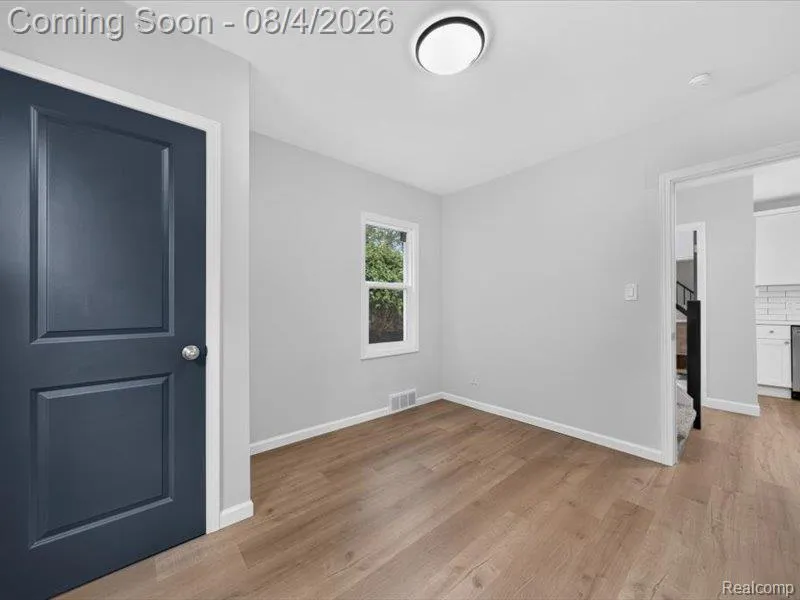 25627 Princeton Street Dearborn Heights City, MI 48125