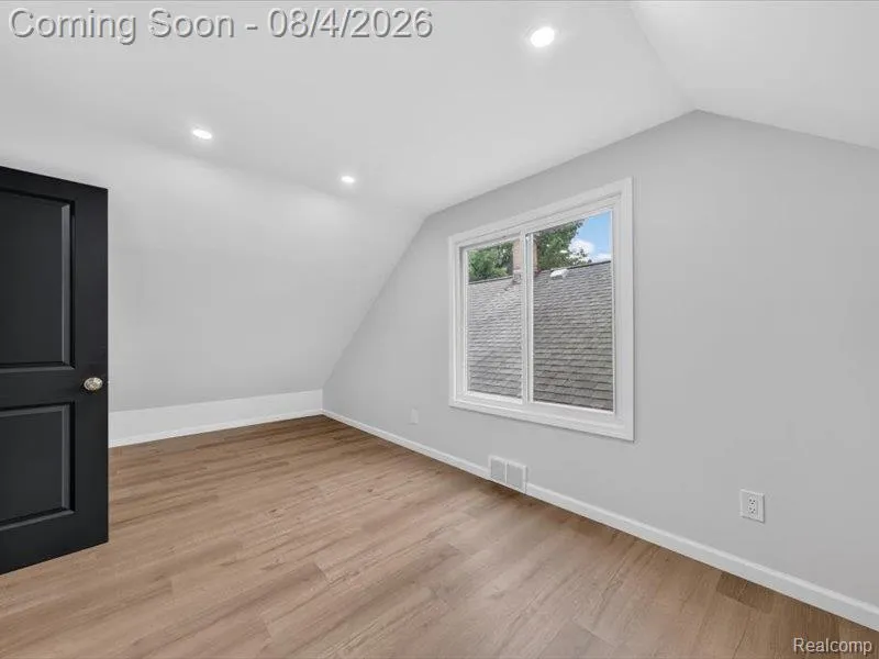 25627 Princeton Street Dearborn Heights City, MI 48125
